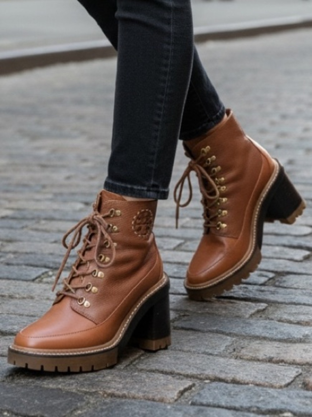 TORY BURCH  MILLER LUG SOLE BOOTIE 95MM in TOASTED CARAMEL - Size 8.5 M RARE HTF